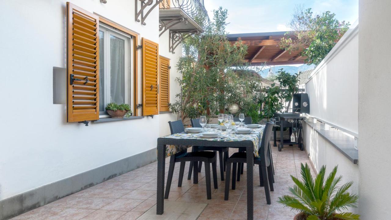 Apartmán Oasi In Centro - Cala Gonone Exteriér fotografie