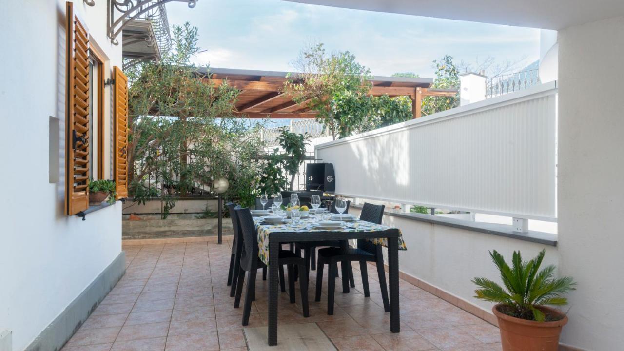 Apartmán Oasi In Centro - Cala Gonone Exteriér fotografie